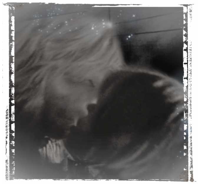 Vincent and Catherine kissing 